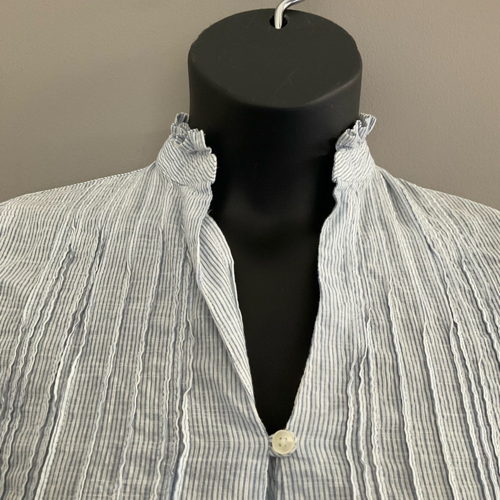 Birds Of Paradise Blue and White Button up Shirt - Picture 4 of 8